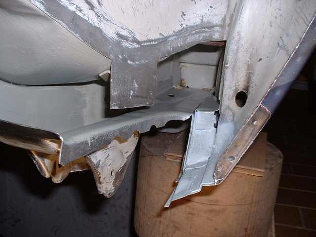 DSCF0002 (Andere).JPG (114.48 KiB) 37312 mal betrachtet Hier auch etwas gezaubert, Innenradlauf unten Blech neu...