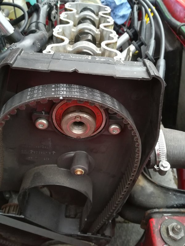 NockenwellenradAusbauen2.jpg (205.94 KiB) 18152 mal betrachtet Nockenwellenstellung merken, NW-Rad ausbauen...