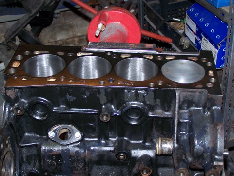 Hier sieht man den Kolben besser