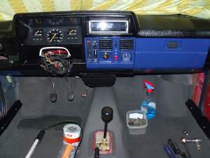 Hier einmal das neue Cockpit<br />gereinigt,geschliffen,Haftvermittler und lackiert