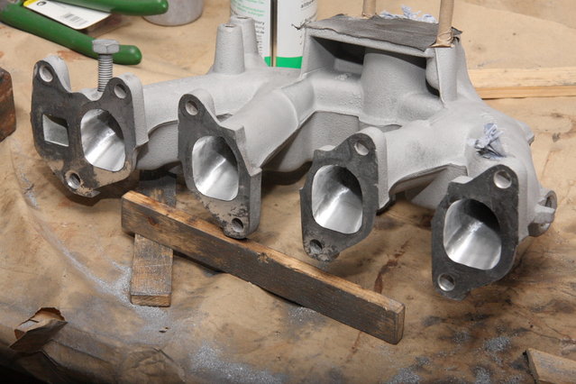 cors343.JPG (460.66 KiB) 26760 mal betrachtet die bearbeitete Ansaugkanäle