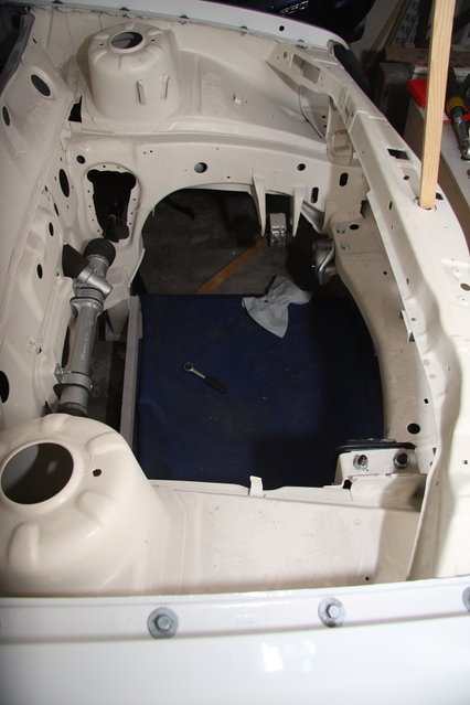 cors365.JPG (327.48 KiB) 32977 mal betrachtet Einzug der ersten Teile im Motorraum