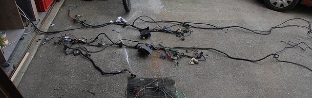 cors369.JPG (242.7 KiB) 46625 mal betrachtet Neuer vs. alter Kabelbaum