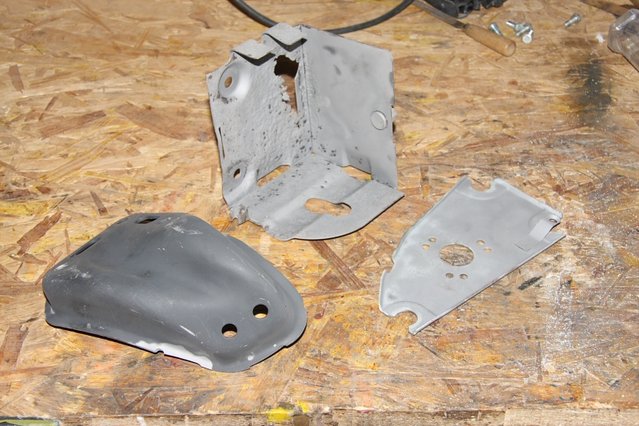 cors385.JPG (423.38 KiB) 46510 mal betrachtet Und schön gestrahlt, bzw nur angerauht für den Lackauftrag.