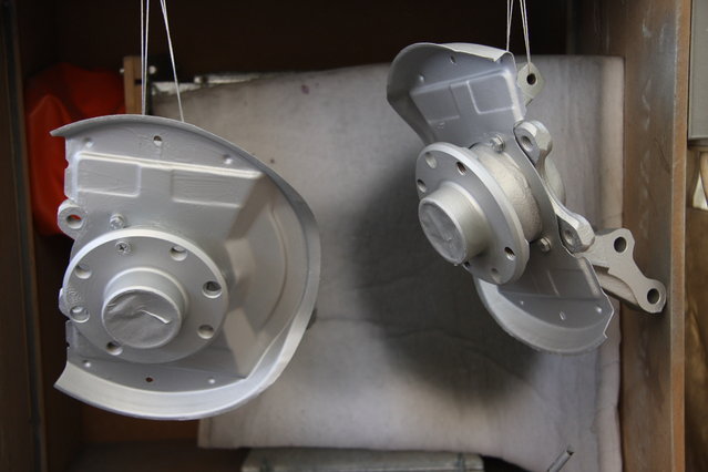 cors431.JPG (325.76 KiB) 55405 mal betrachtet Achsschenkel gelackt